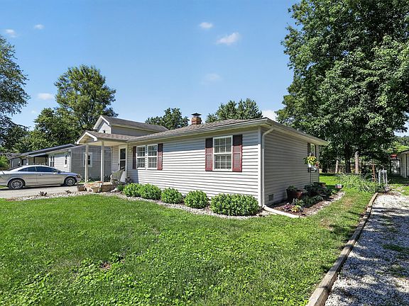 2nd image of 5641 N Clover West Dr