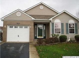 154 Chesterfield Ln, Toms River, NJ
