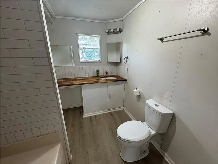 19300 Margaret St — Photo 10