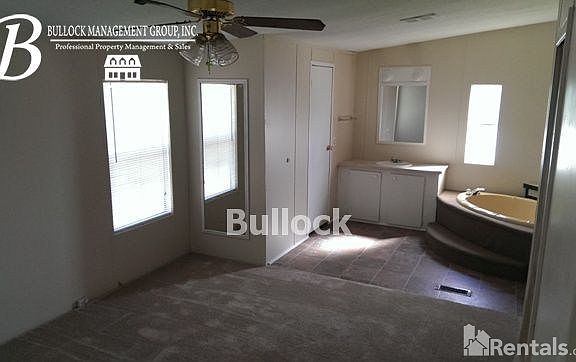 4th image of 4204 Holcomb Cir