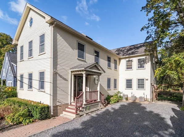 65 Riverview Cir, Wayland, MA 01778