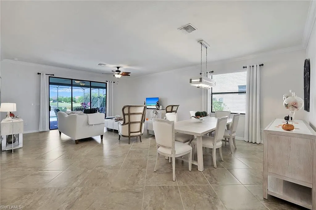 3 bed, 3.0 bath, 2032 sqft, $4,800 — Photo 4