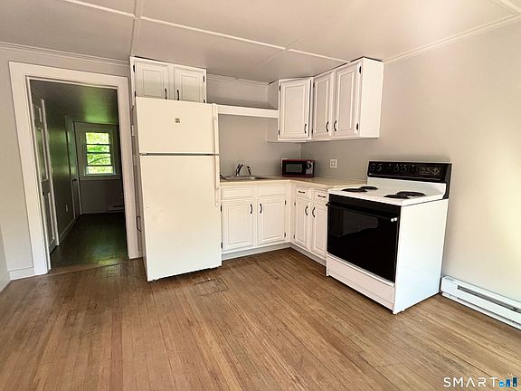 3rd image of 122 Main St #B