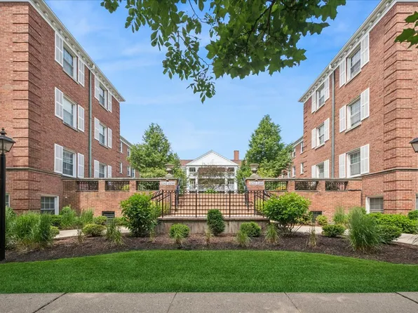 2246 Sherman Ave APT 1, Evanston, IL 60201