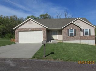 208 Ridge Run Dr, Washington, MO 63090