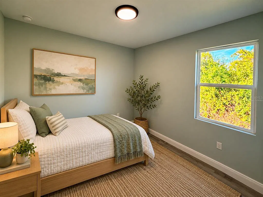4 bed, 2.0 bath, 1636 sqft, $2,249 — Photo 3