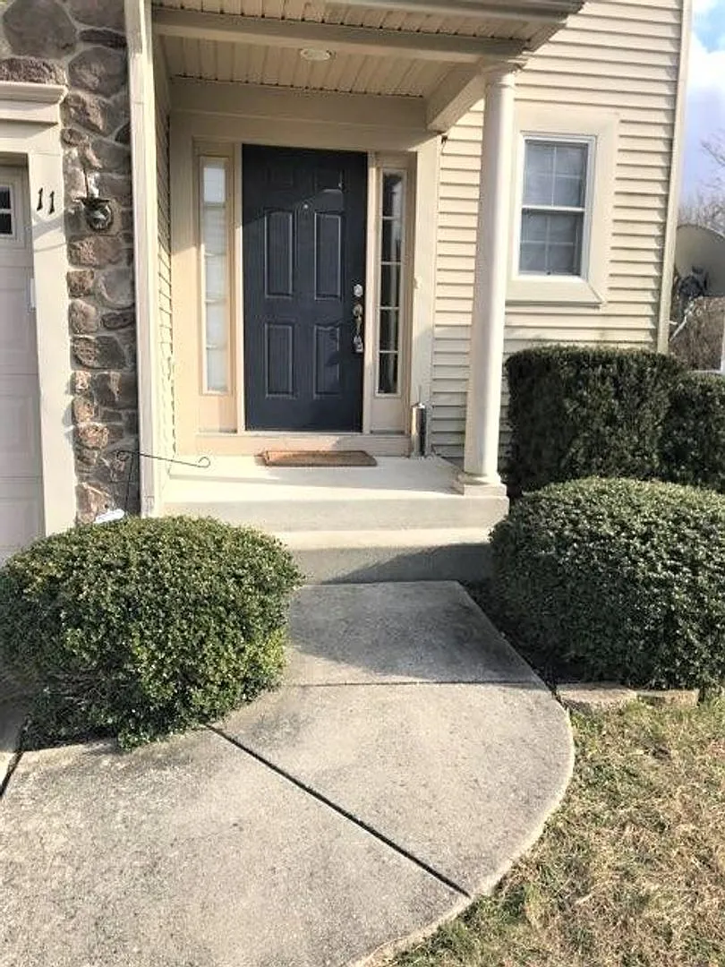 Building Photo - 11 Camino Ct