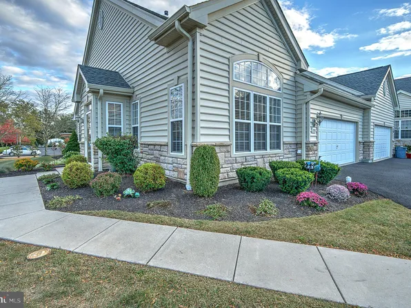 701 Barrington Ct #48, Warrington, PA 18976