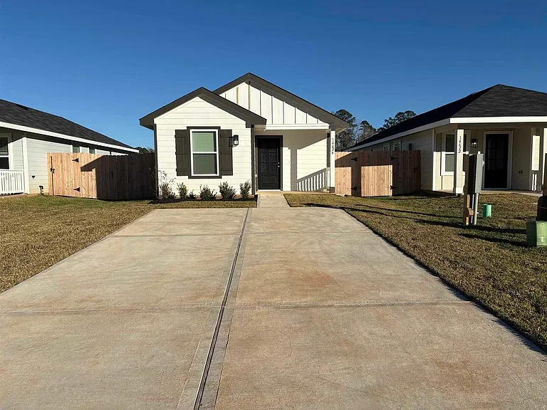 14626 New Village Dr — Photo 14