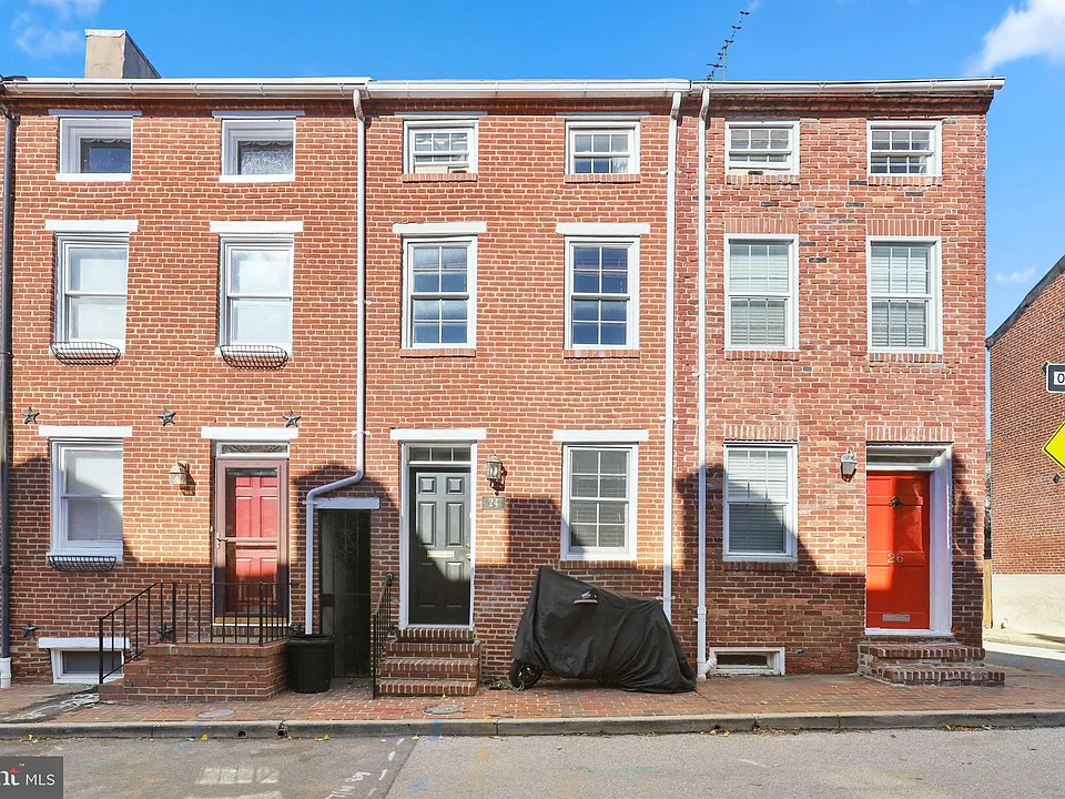 24 E Hamburg St