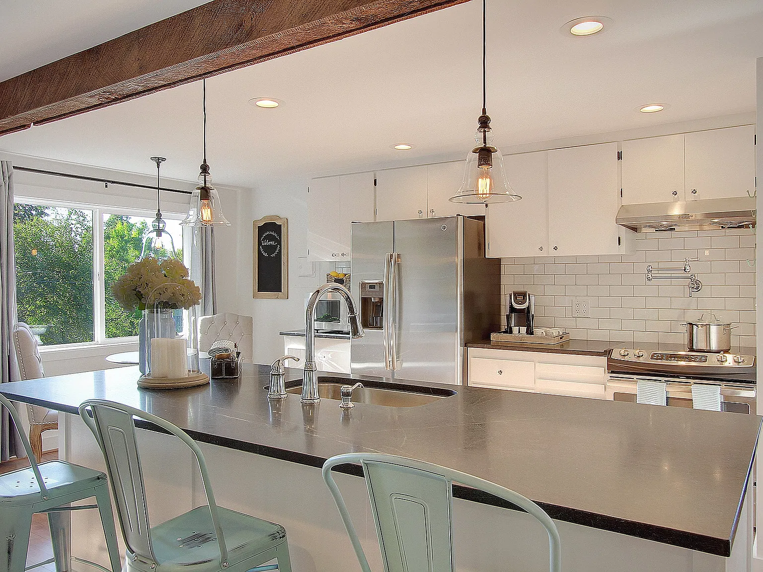 2 bed, 900 sqft, $2,800 — Photo 4