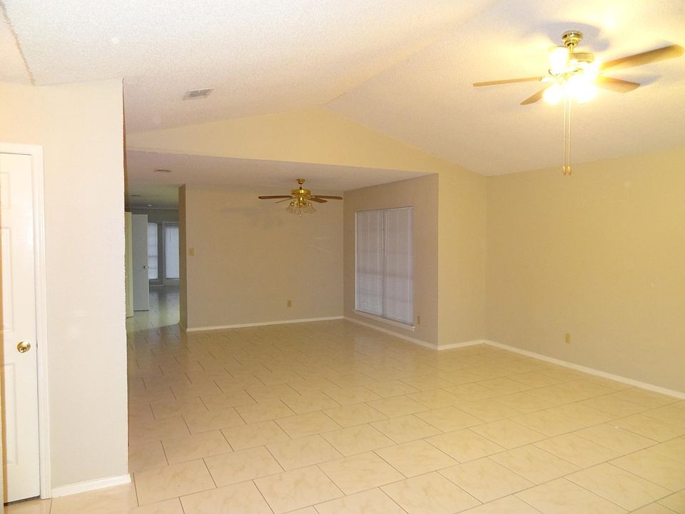 1st image of 1817 Willow Creek Ct