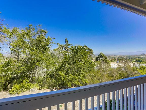 3rd image of 4262 Mesa Vista Way Unit 3