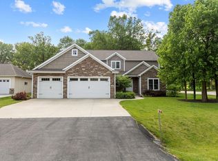 715 Terra Cotta Dr, Neenah, WI 54956