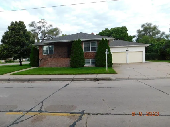 1121 E B Street, North Platte, NE 69101