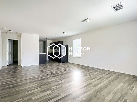 4th image of 1110 Jones St