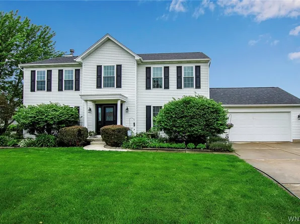 5827 Bradford Ct, East Amherst, NY 14051