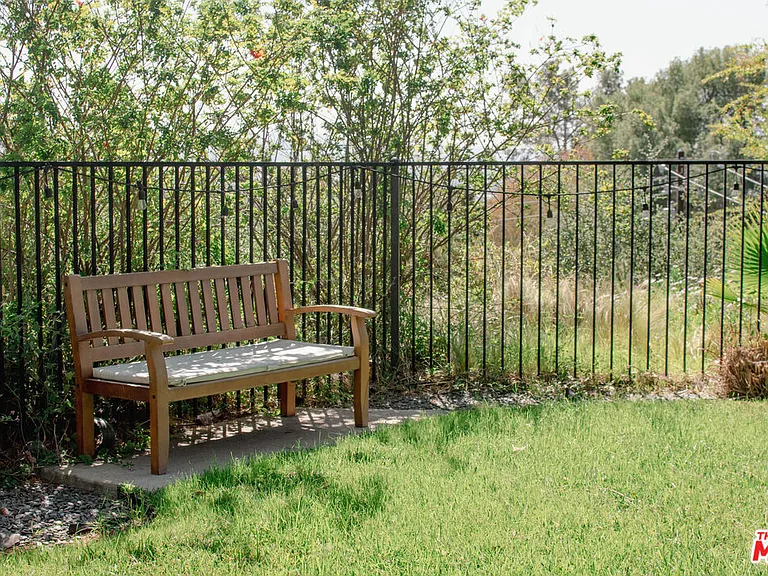 1070 Norumbega Dr — Photo 24