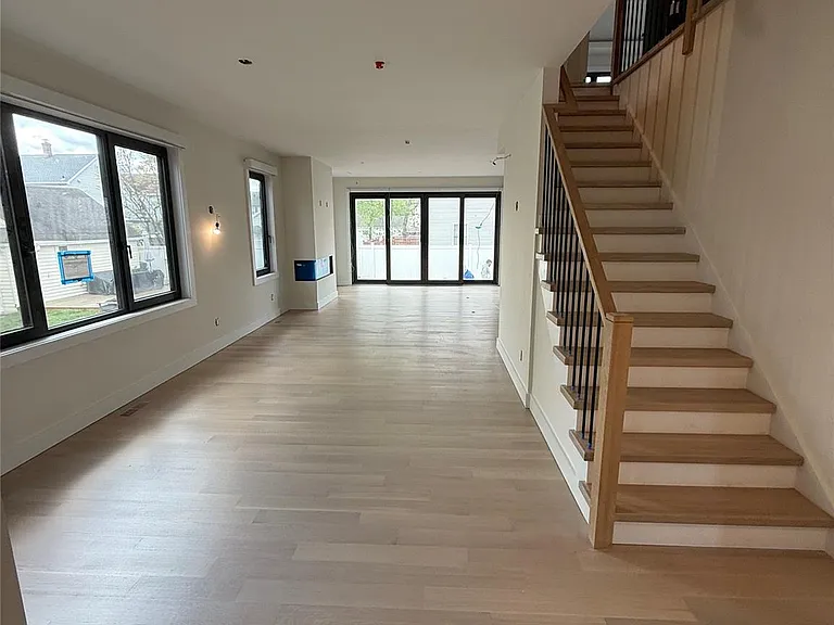 124 Nelson Ave — Photo 11
