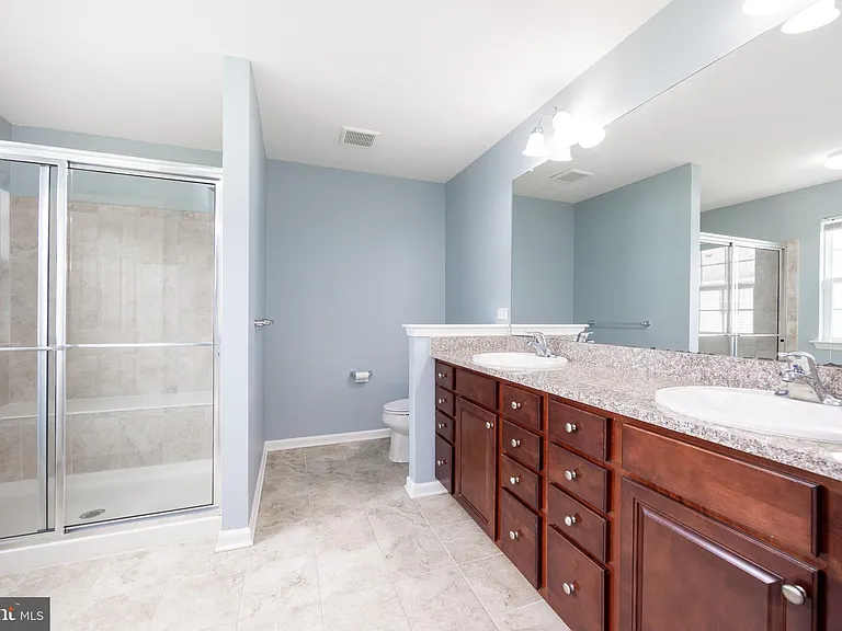 253 Fairfield Cir W — Photo 30