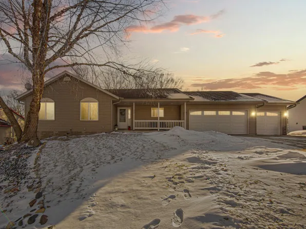 304 Sidney St W, Morristown, MN 55052