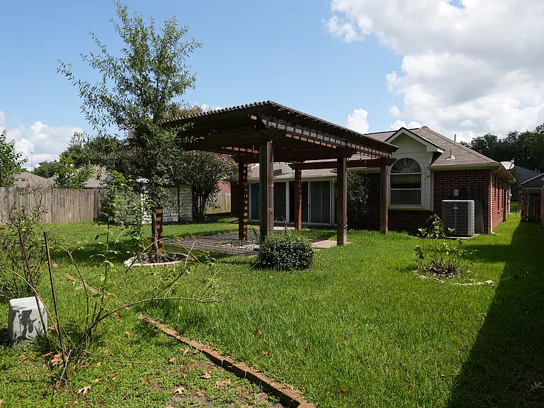 19419 Stamford Dr — Photo 18