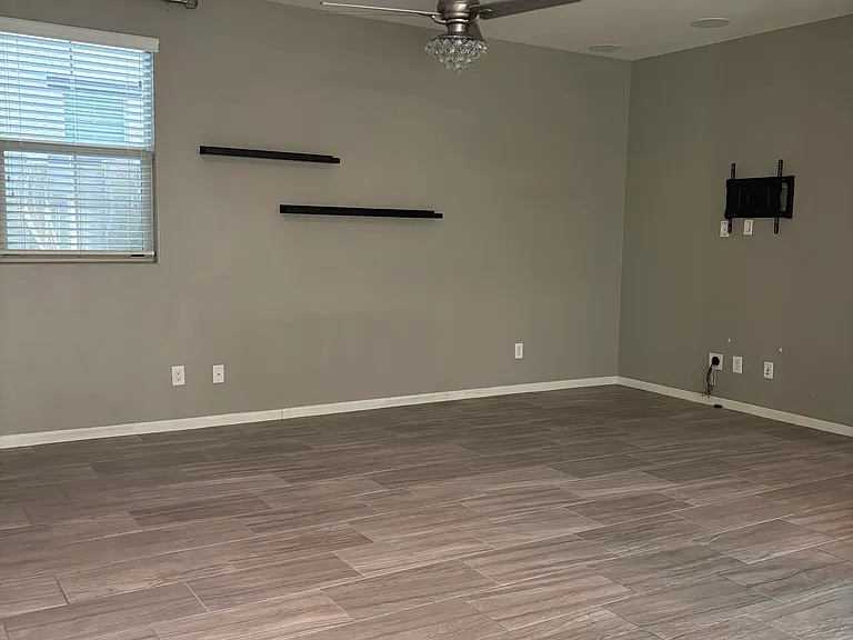 3183 S Magnolia Ln — Photo 3