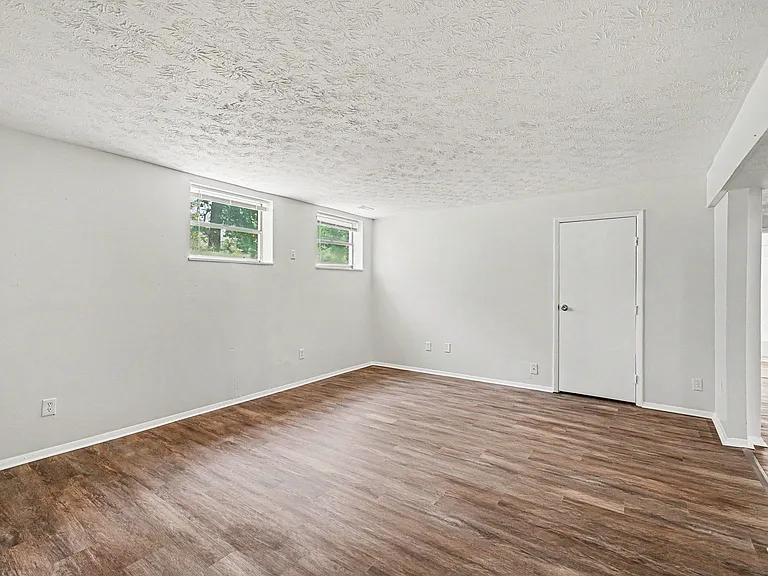 562 Glenwood Ave #1 — Photo 6