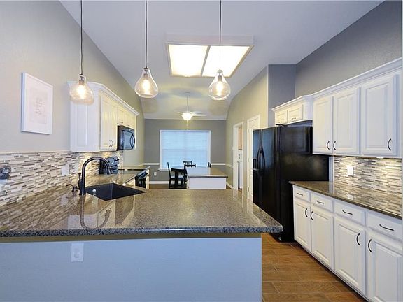 4th image of 9052 San Joaquin Trl