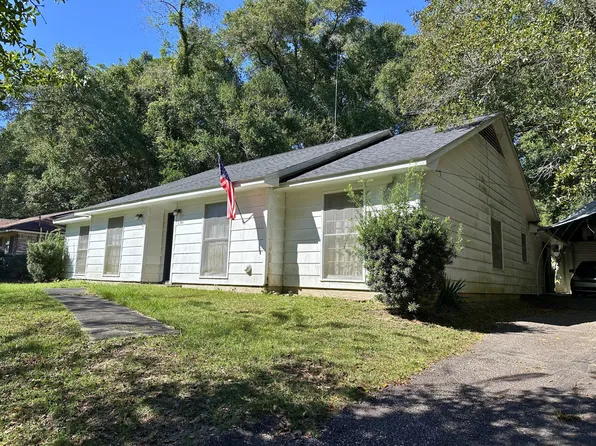 313 Vanderbilt Dr, Mobile, AL 36608