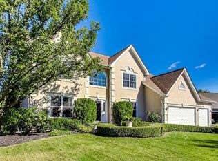 1672 Flagstone Dr, Crystal Lake, IL 60014