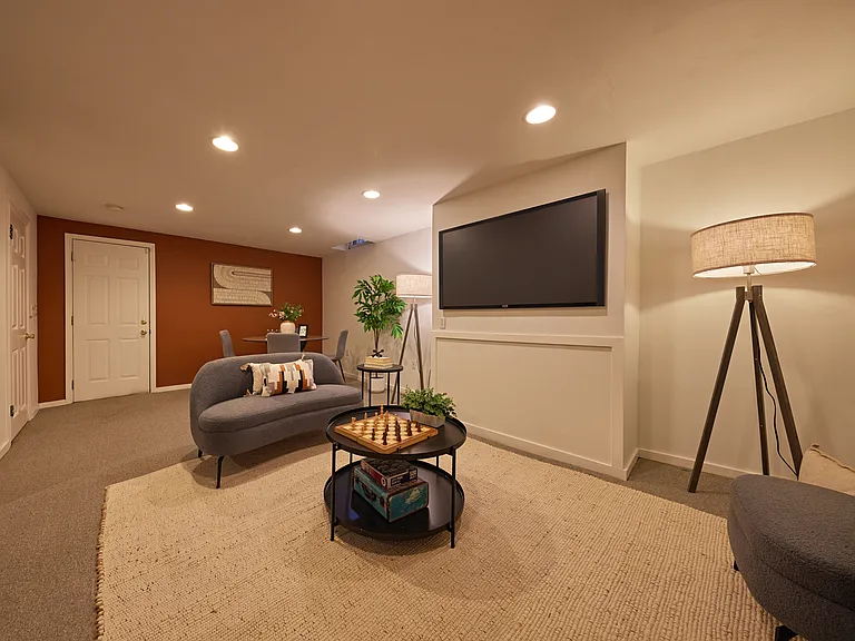 700 W Prospect St — Photo 34