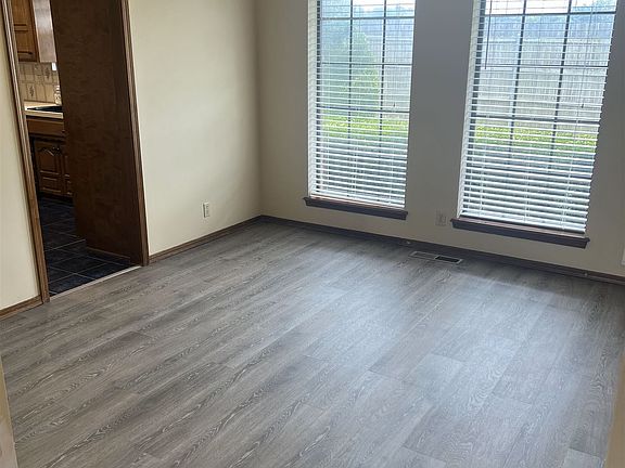 506 Bonus Room off kitchen & entry