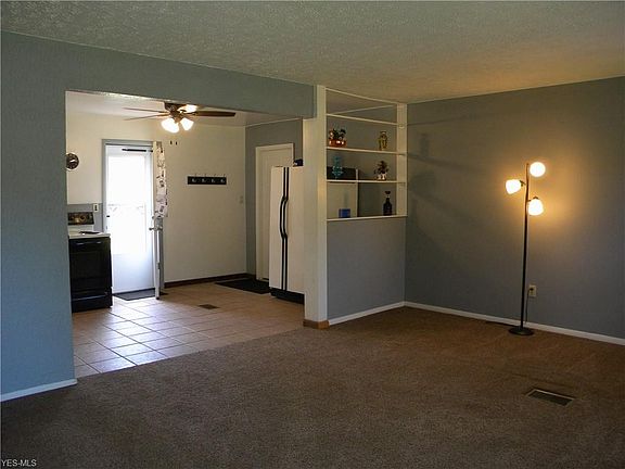 4th image of 3828 Fernwood Dr