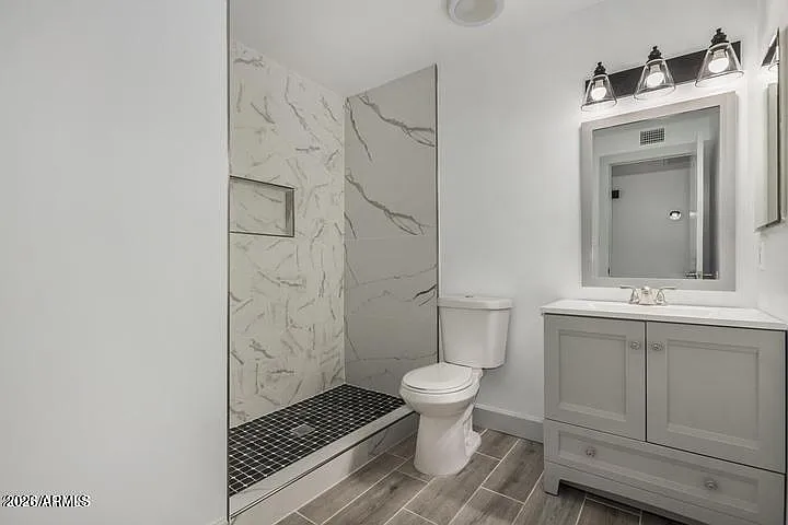 1008 W Watson Dr — Photo 17