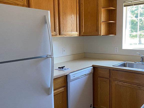 4th image of 440-454 SE 20th Ave #444