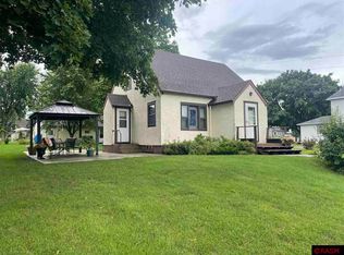 13049 Main St, Searles, MN 56073