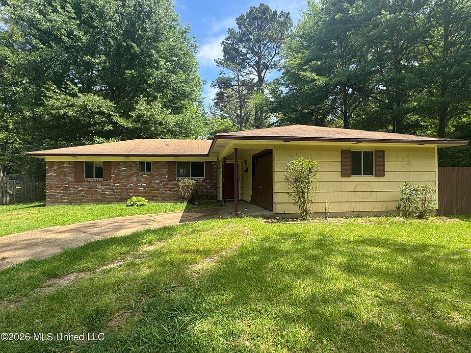 1st image of 3236 Woodview Dr