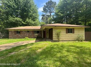 3236 Woodview Dr, Jackson, MS 39212