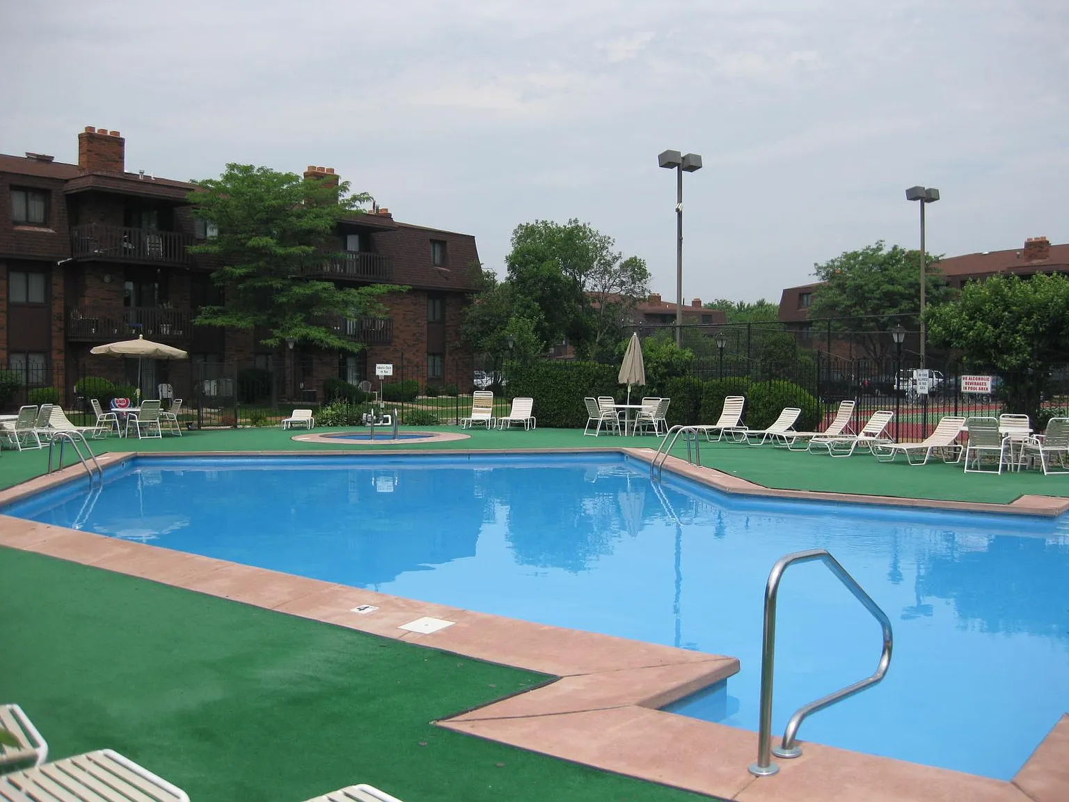 1 bed, 1260 sqft, $1,395 — Photo 2