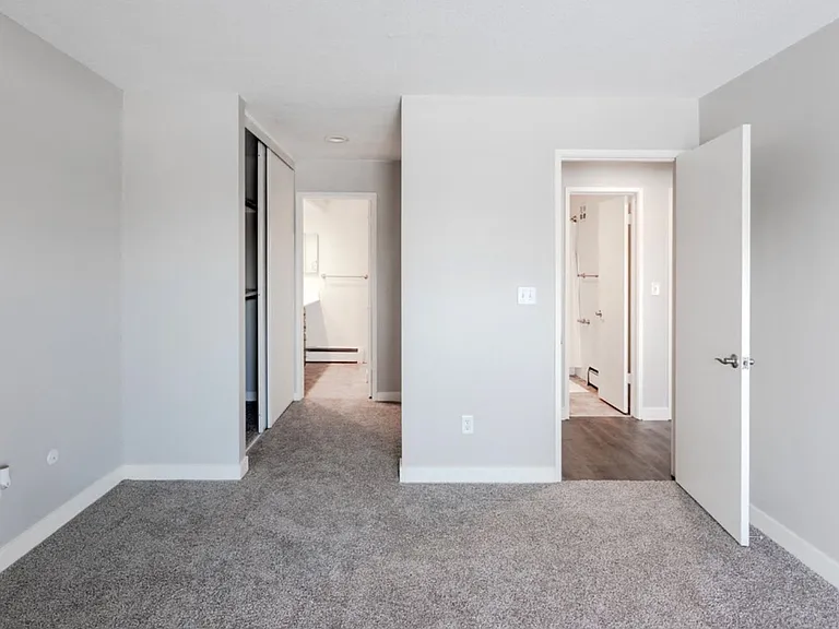 Lexington Hills Apartments — Photo 73