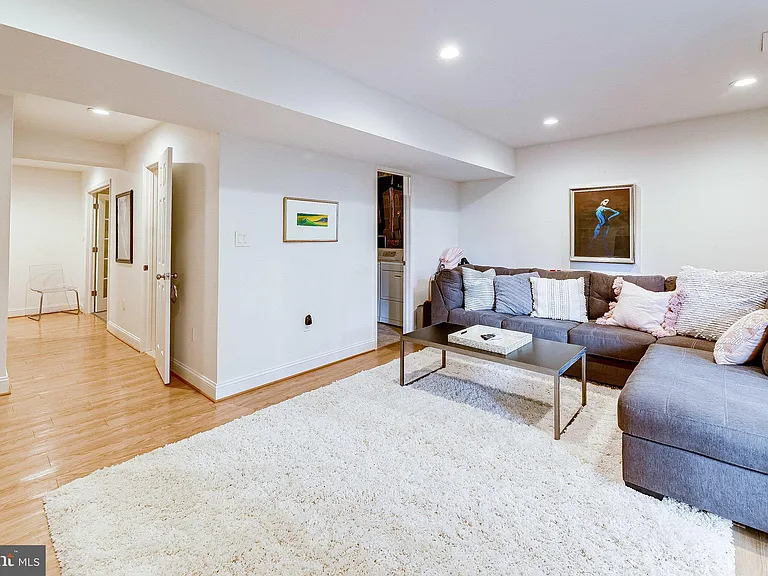 2775 Sikes Ct — Photo 26