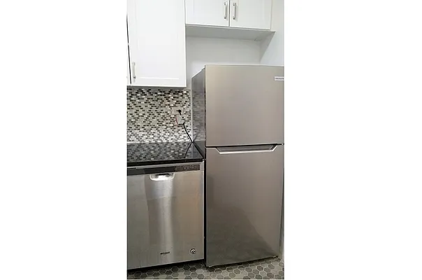 Rented by City Connections Realty | media 9