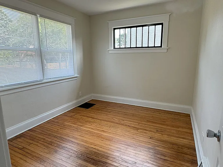 6435 21st Ave — Photo 8