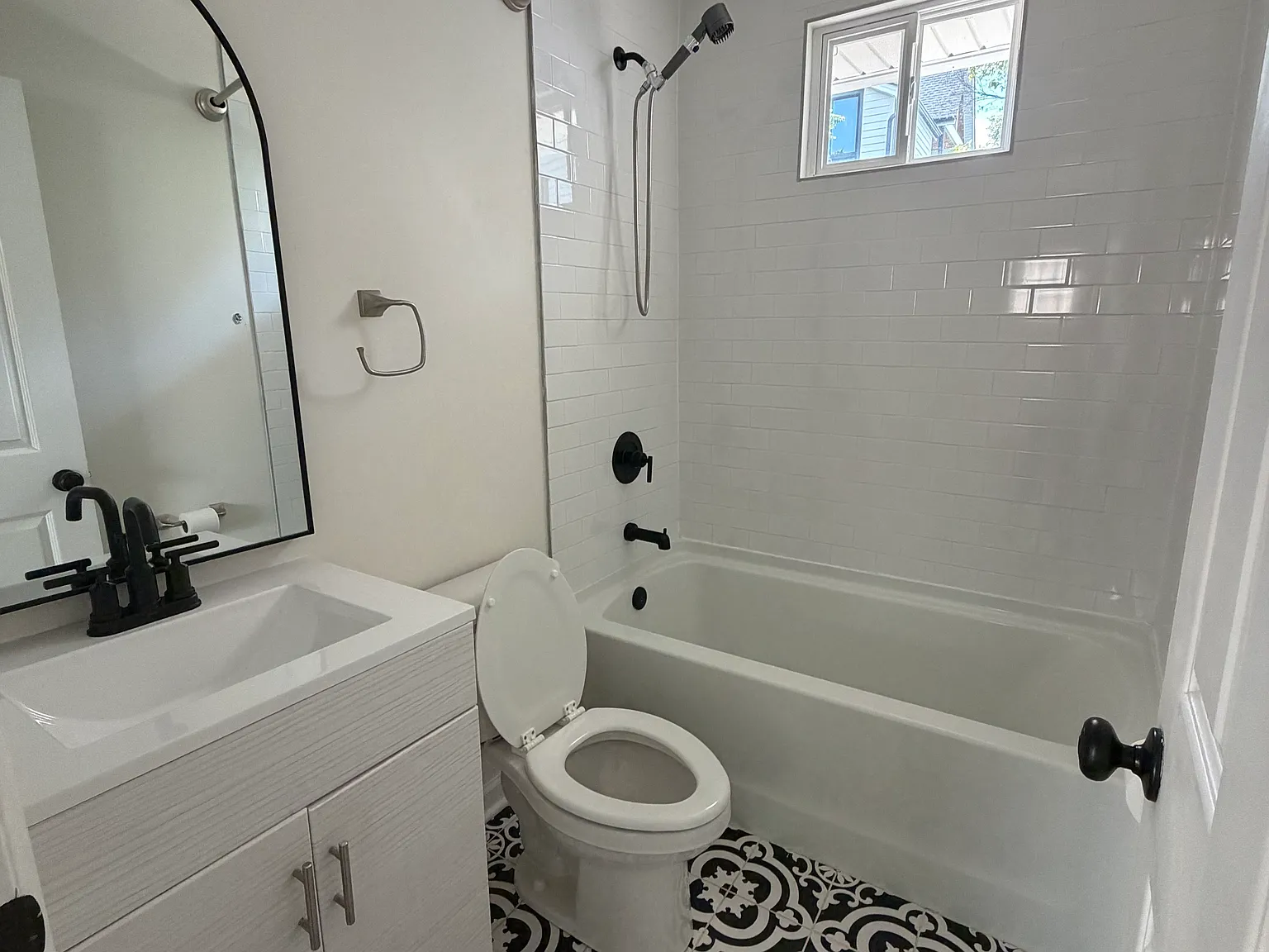 1101 Summit Ave — Photo 3