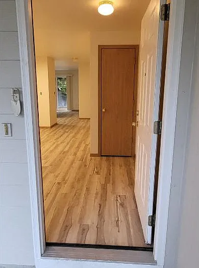 3 bed, 1300 sqft, $2,395 — Photo 2