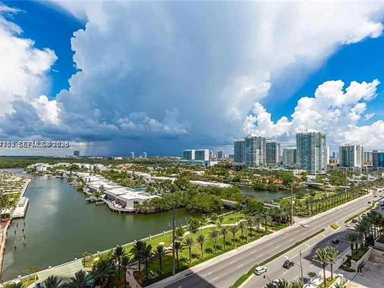 16001 Collins Ave #CU-1106 — Photo 34