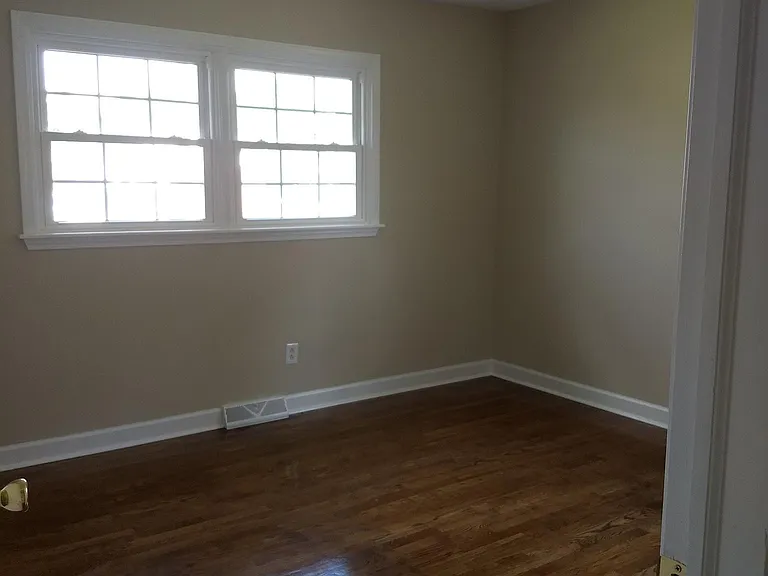 1112 Ardmore Dr — Photo 8