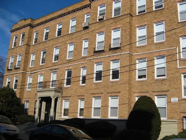 12 Vinal St #7 — Photo 2