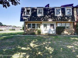 1 Briar Mills Dr, Brick, NJ 08724